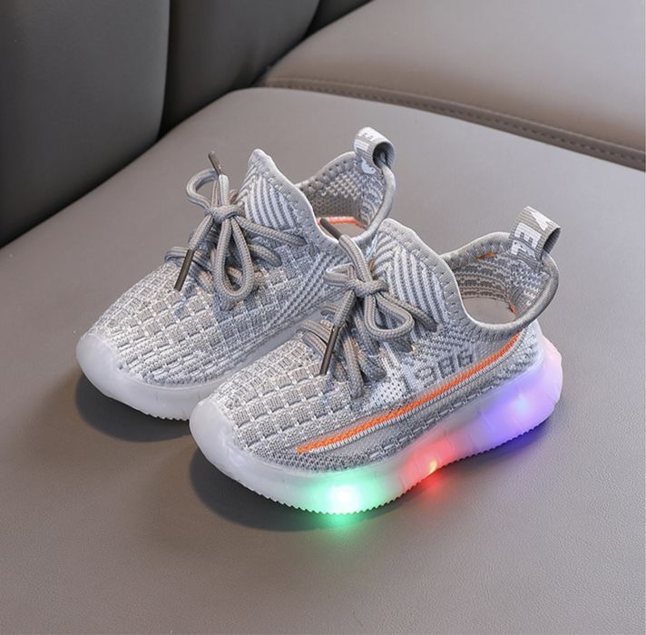 Обувь и одежды детская