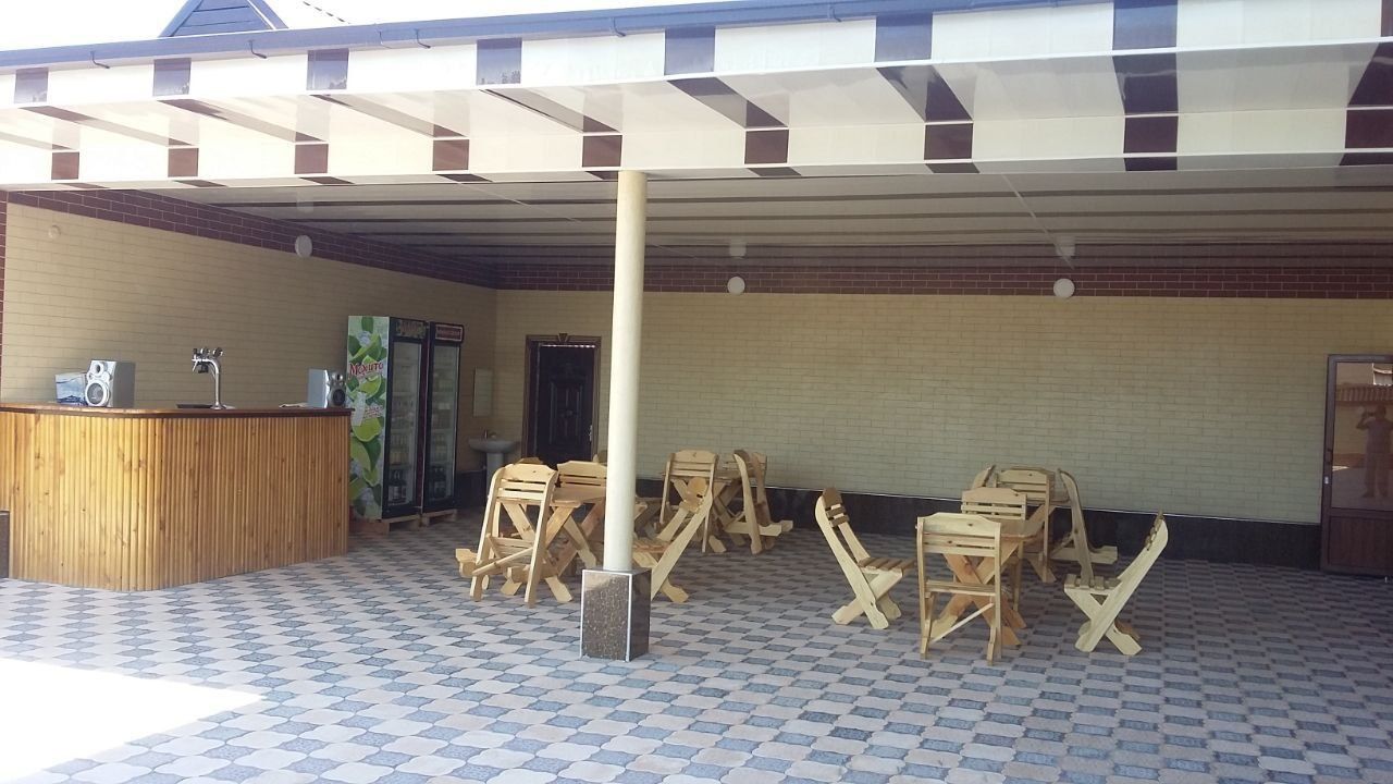 Biznes sentr. Oshxona. Sauna. Magazinlar.
