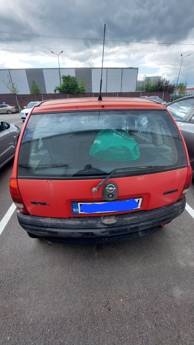 Vând Opel corsa b