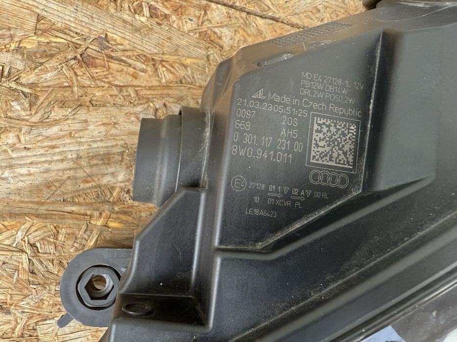 Far stanga Audi A4 B9 8W Facelift Full LED Original Europa