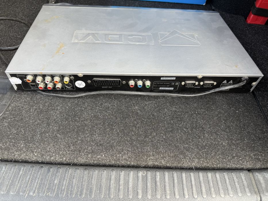 Divx 636k cu microfon inclus.