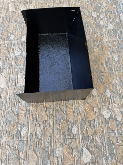 Vând troaca din fier pentru porc (Am 2 buc)