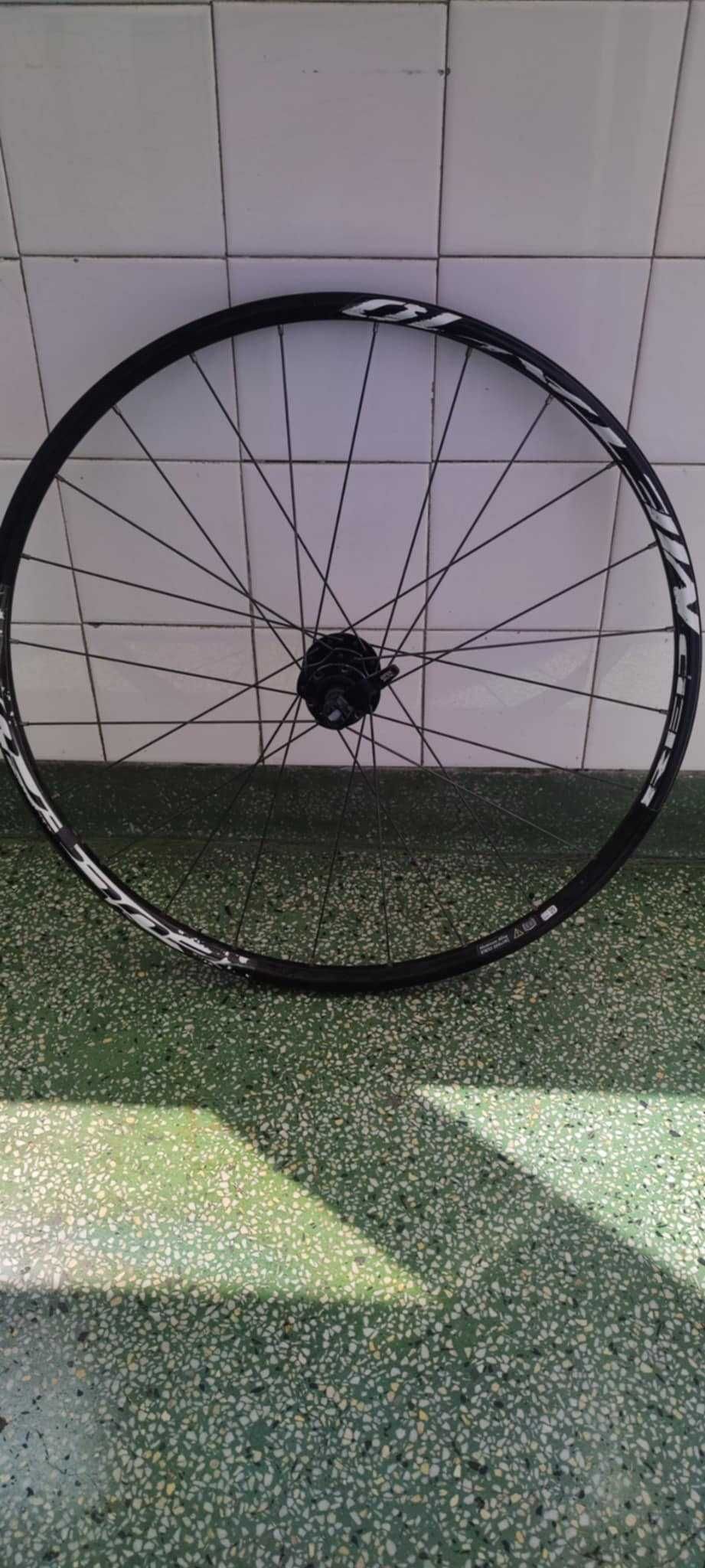 Fulcrum Red Metal 10 26" капли