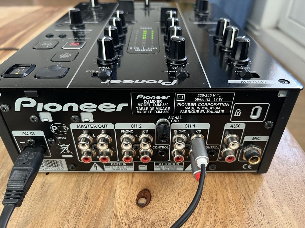 Mixer Pioneer djm 350 impecabil.