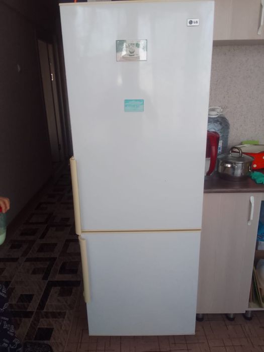 Продам холодильник