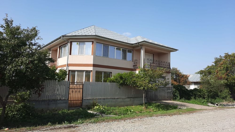 Casa / Vila de vanzare, Tecuci - Cartier C.F.R