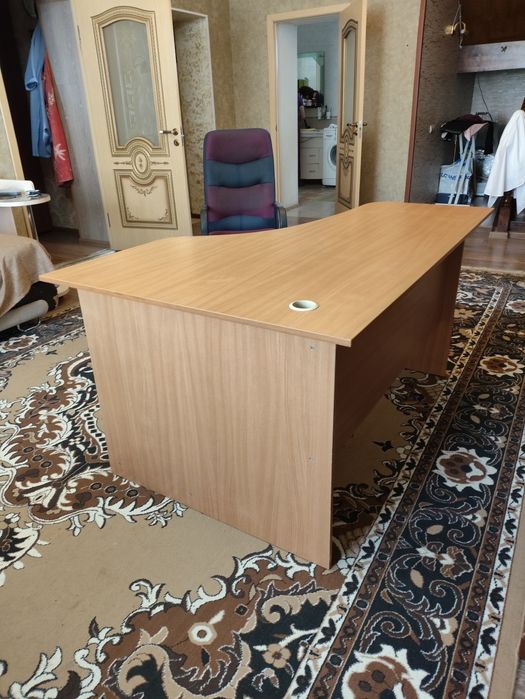 Стол компьютерный