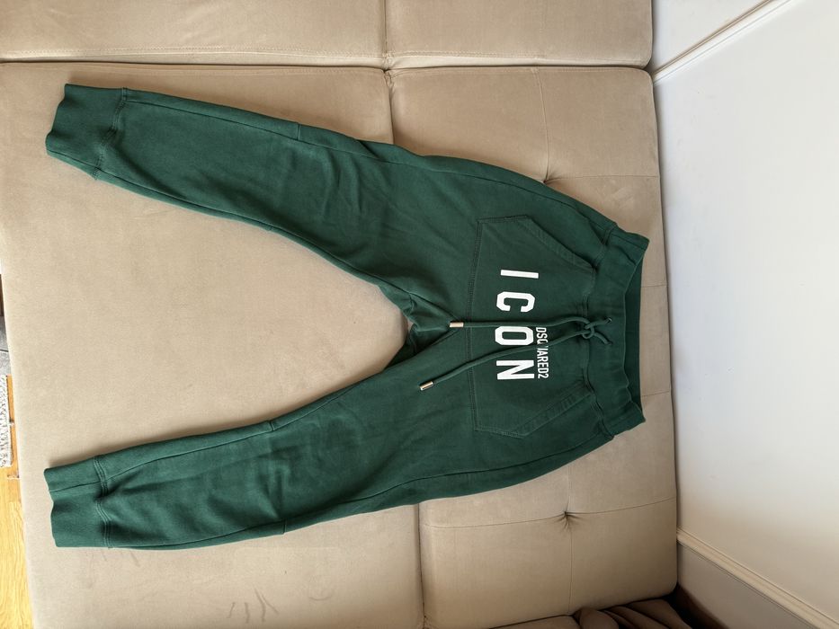 Vand pantaloni dsquared2 originali pentru femei