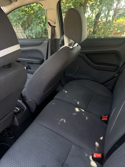 Vand ford focus.