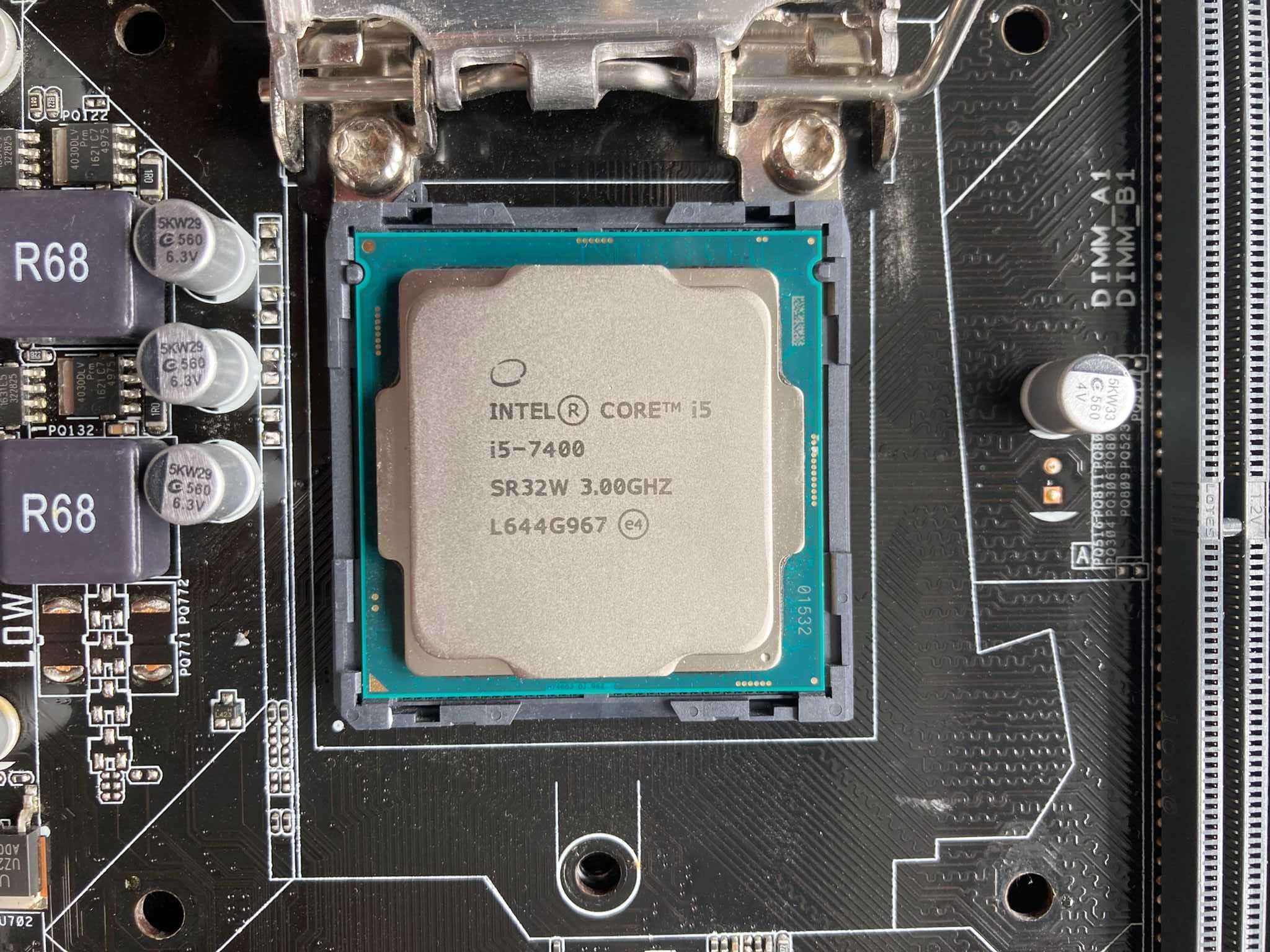Procesor Intel core i5 7400, 3,50, 3.00, 4 Core + placa baza + bar8gb