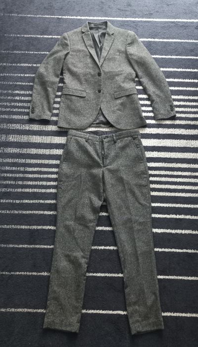 Costum jack&jones mărimea 48 perfect pentru un s