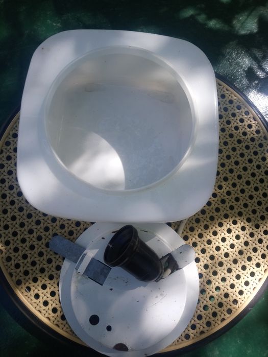 Лампа за таван и стена.