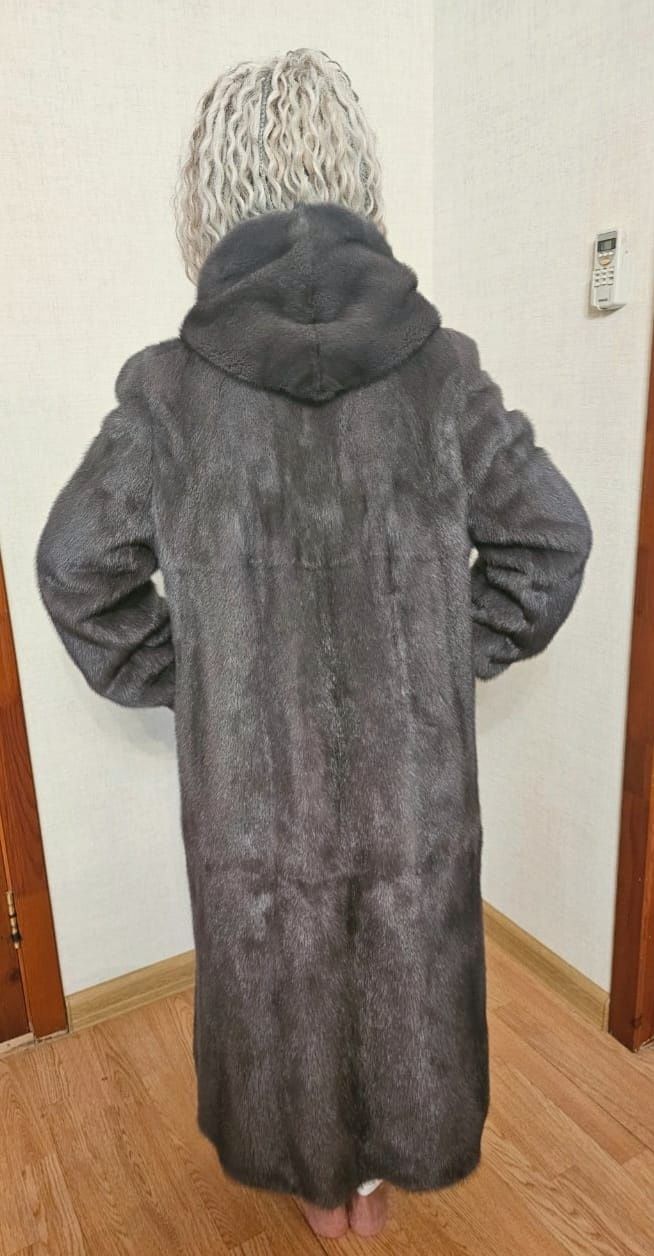 Продам норковую шубу