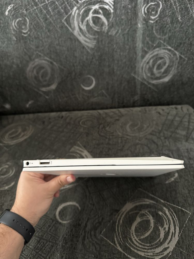HP Pavilion Aero - 13.3 inch