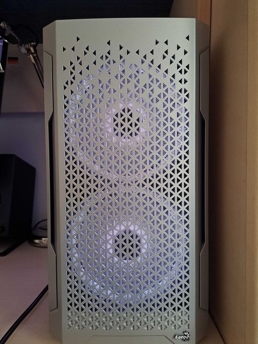 Desktop PC Gaming (R5 1600AF/ RX 5500 XT 8GB/ 32GB RAM)