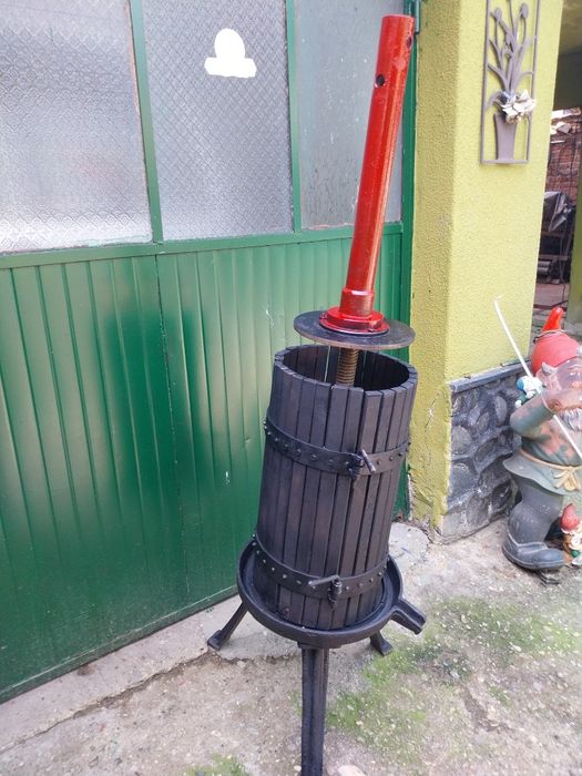 Teasc pentru struguri din fonta