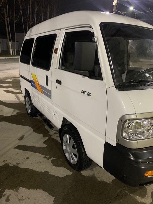 Moshina sotiladi holati ideal kiraga chiqmagan kraskasi tozza holatda.