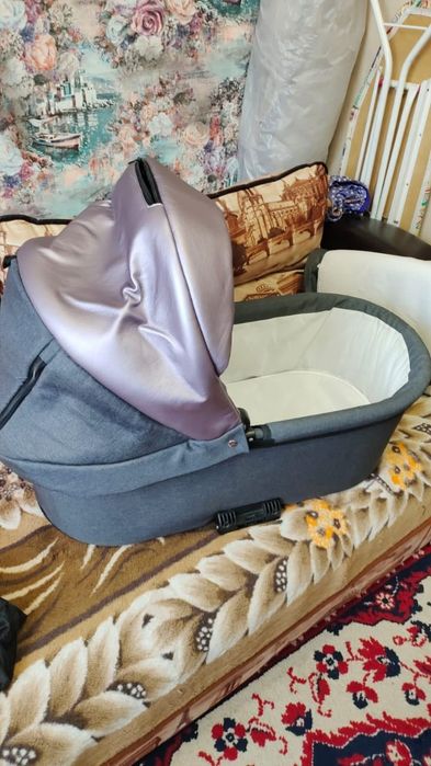 Продам зимнюю детскую коляску