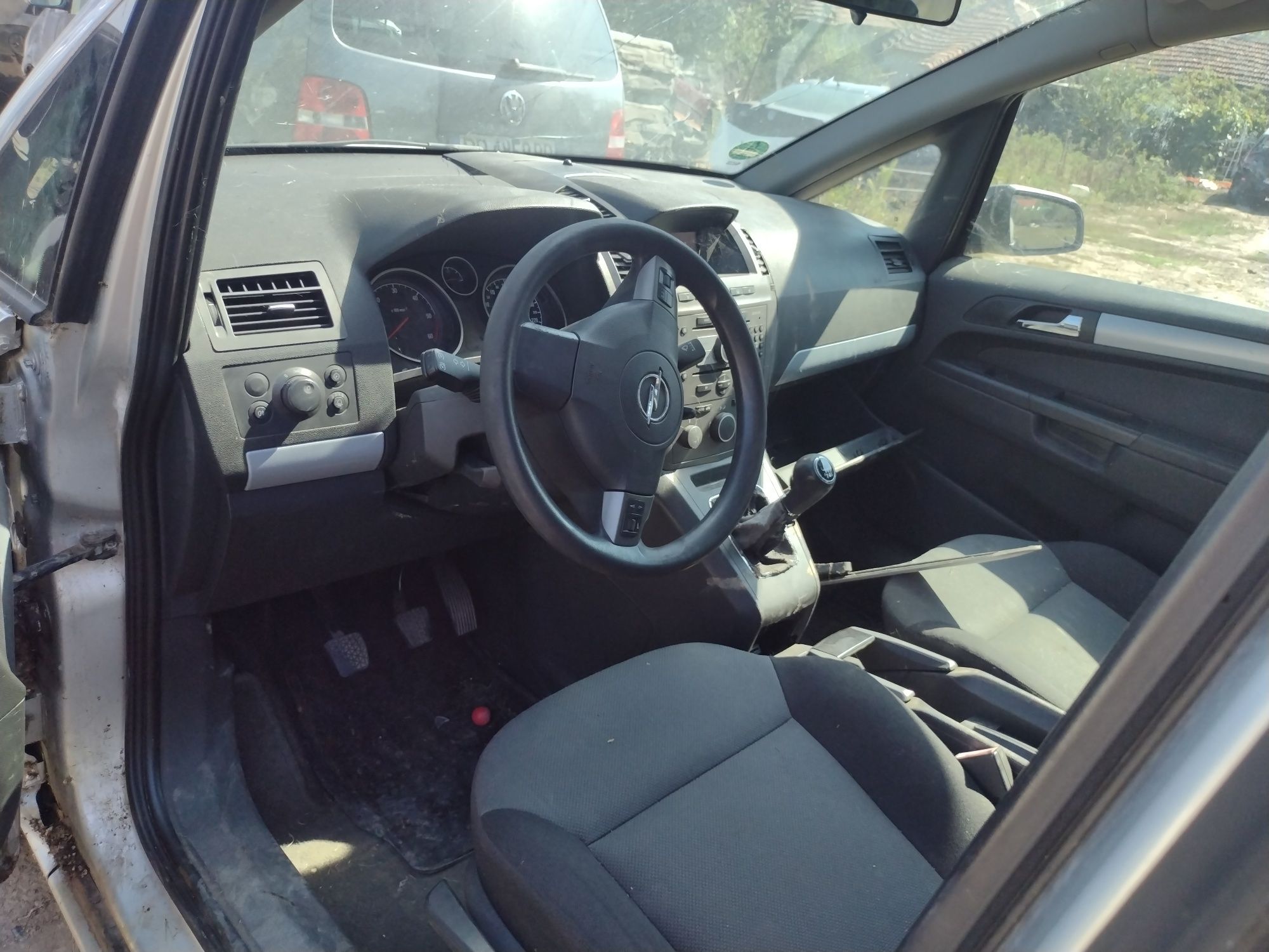 Опел Зафира Opel Zafira B 1.9 на части