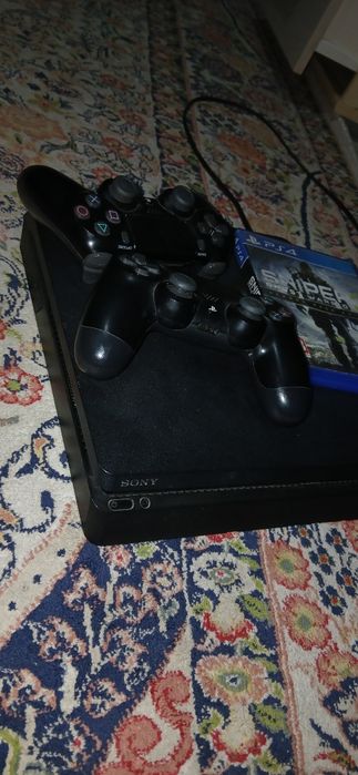 Playstation 4 slim