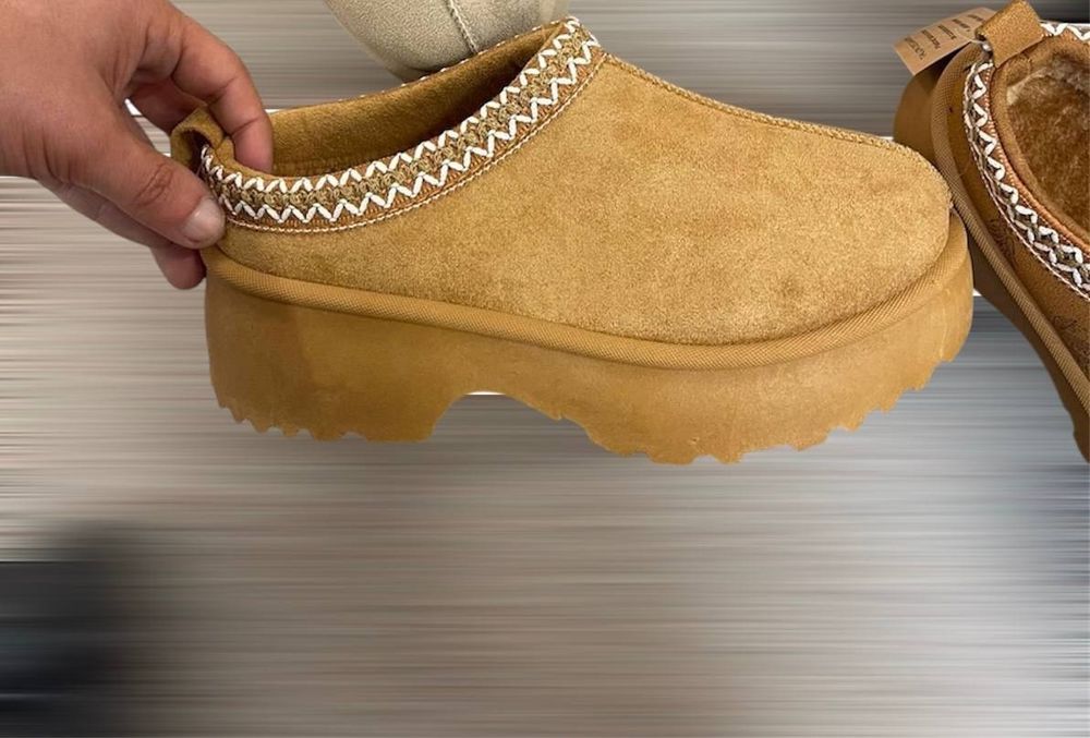 Saboți îmblăniți tip UGG