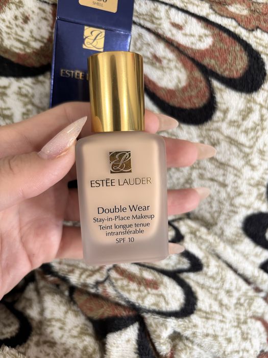 Estee lauder тональка и база