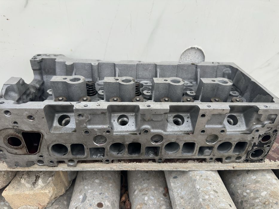 Глава за мерцедес 2.2 дизел ом646 За Части