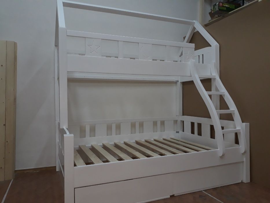 TRANSPORT GRATUIT.Pat etajat cu 3 locuri.Cod 3512