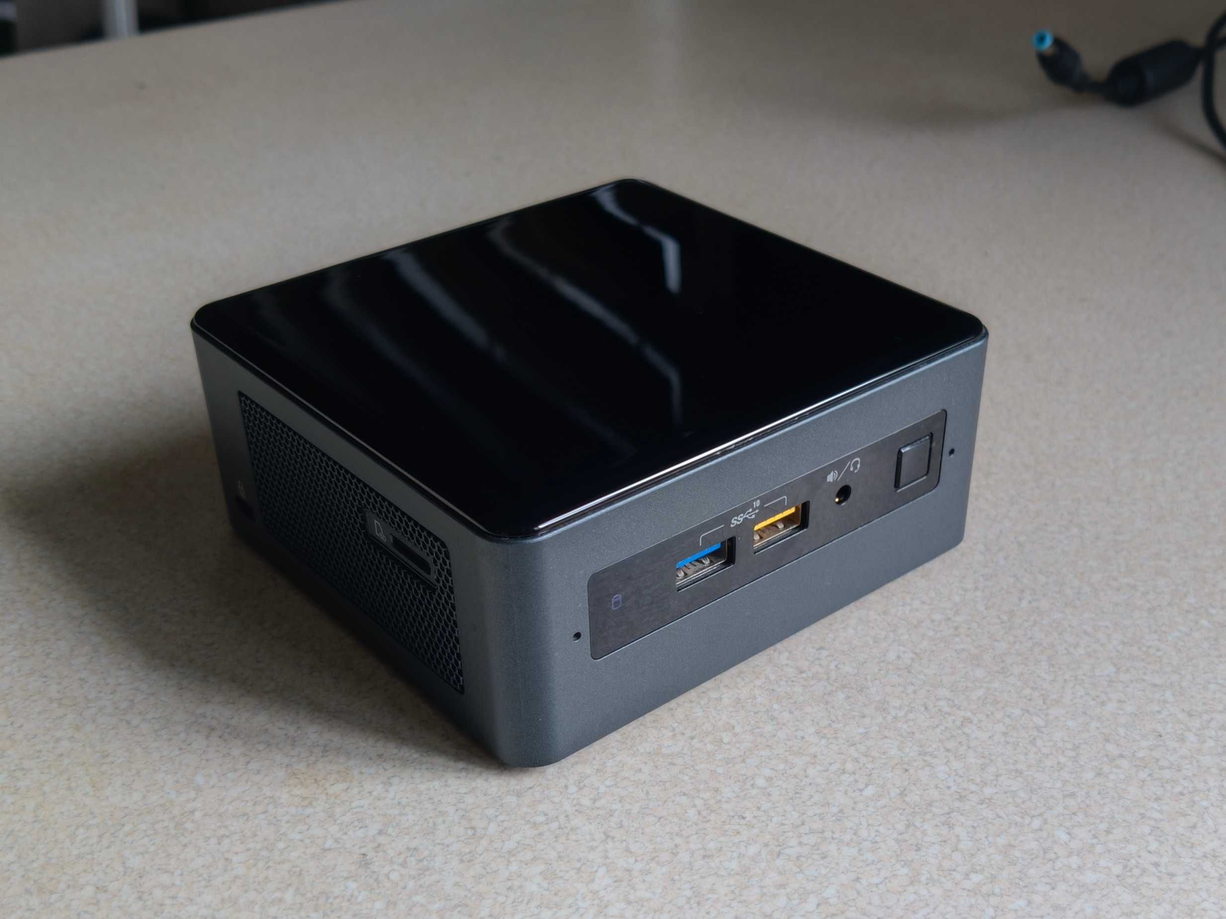 Мини-ПК Intel NUC (i3-8109U, M.2 SSD 256Gb, RAM 8Gb) BOXNUC8i3BEH2