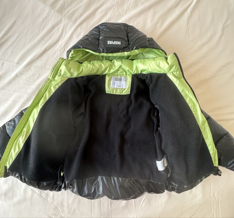 Теплая зимняя куртка(имеются штанишки в комплетке)