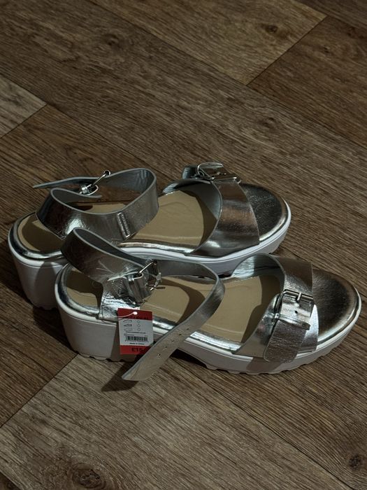 Летние босоножки