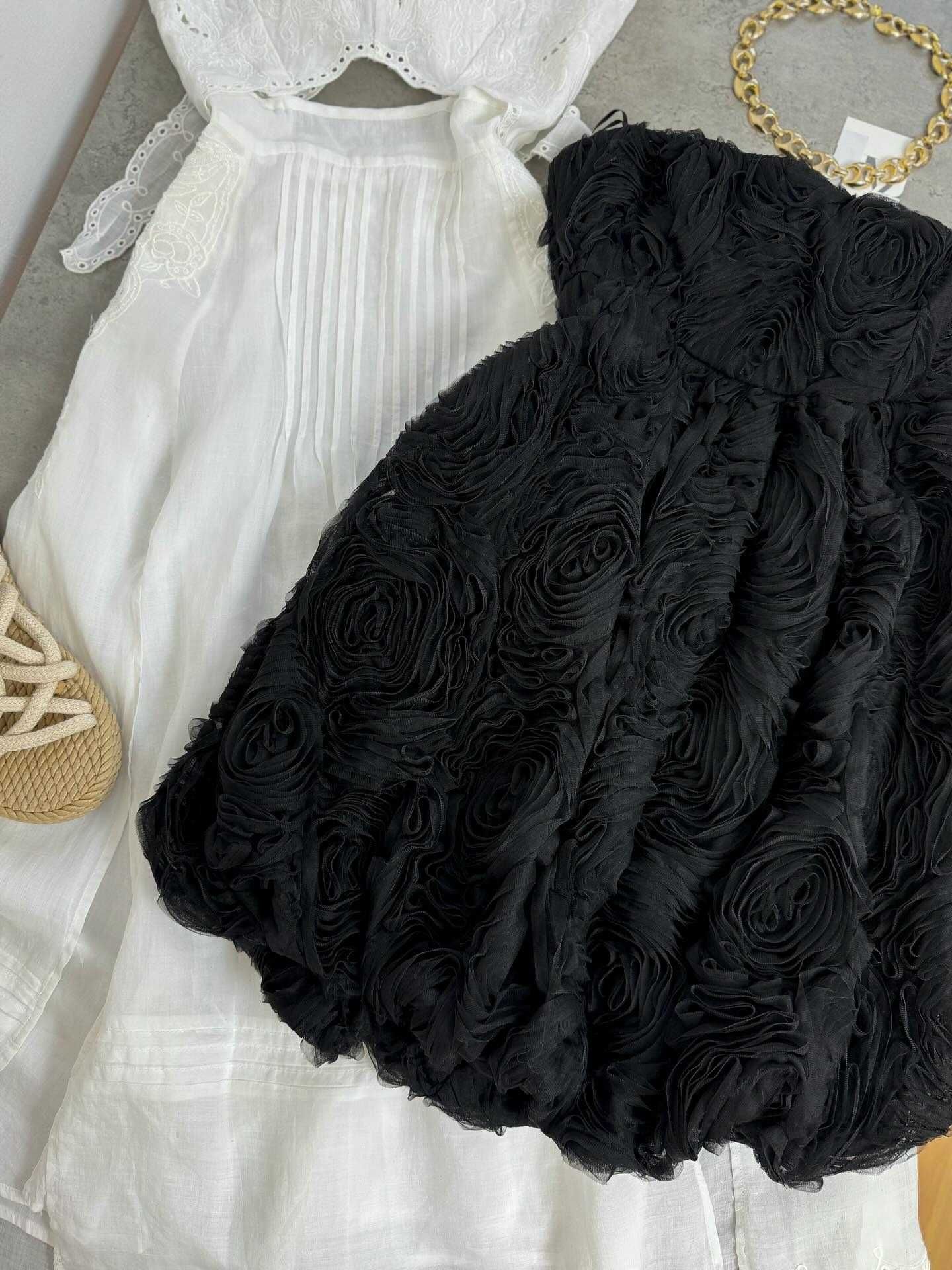 Рокля с релефни цветя Zara S