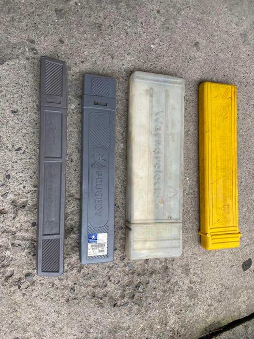 Крик, ключ за джанти, триъгълник, пожарогасител