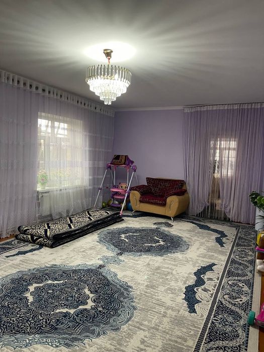 Продается дом в азадбаше 5.5 сотих 6 комнат возле дороги