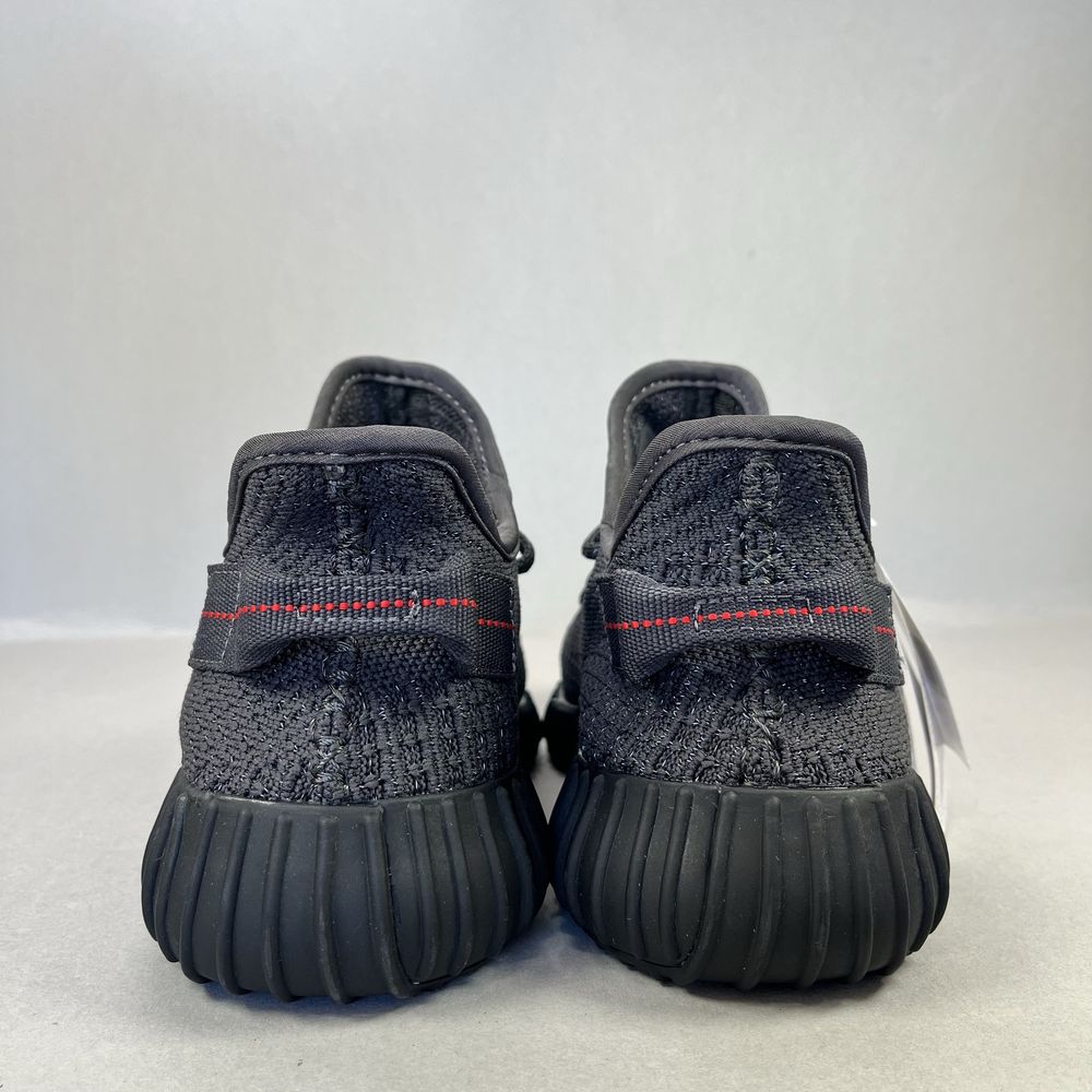 Yeezy 350 V2 Black ref! НОВИ!