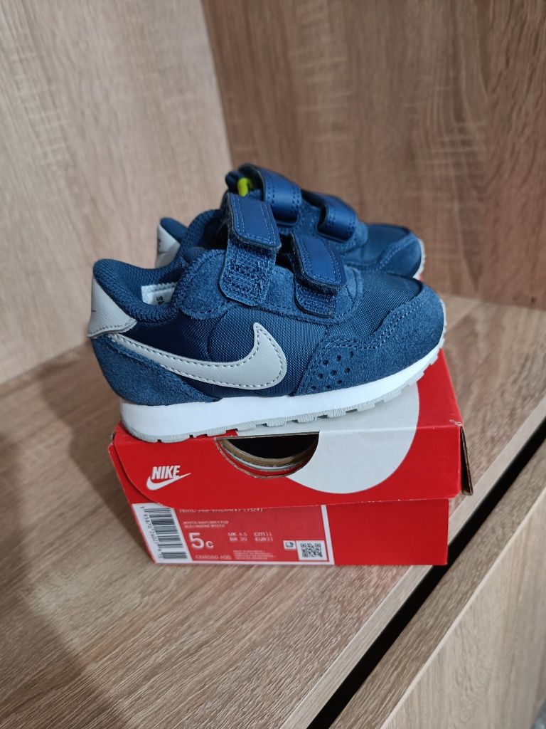 Vând adidași Nike copii