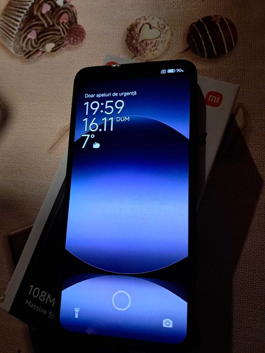 Vand urgent telefon redmi note 14 nou folosit o luna