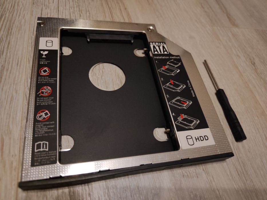 Rack laptop SATA 9.5 mm pentru SSD