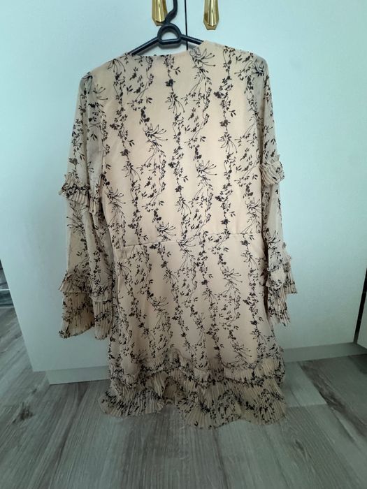 Дамска рокля къса