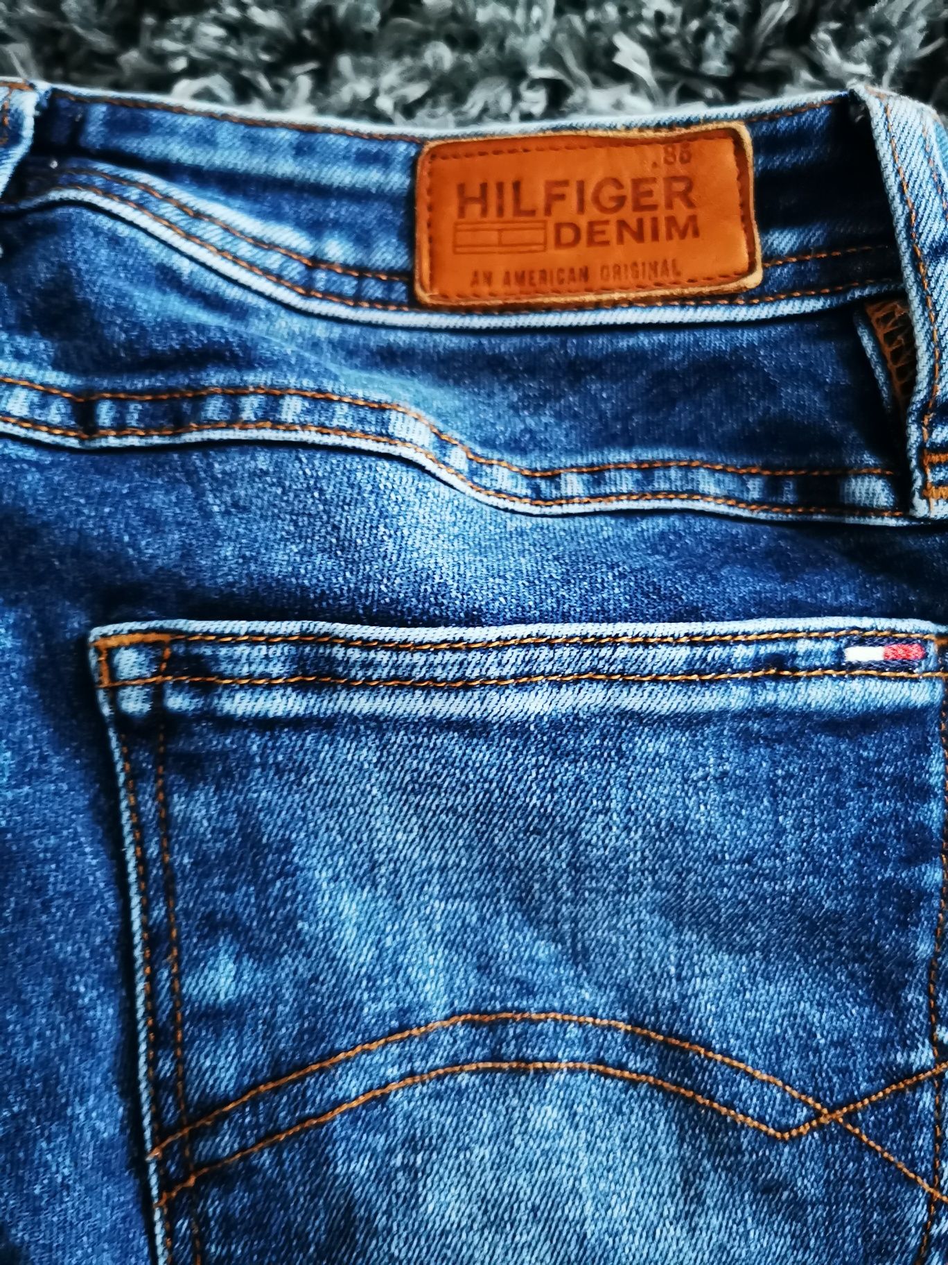 Blugi Tommy Hilfiger  mărime L