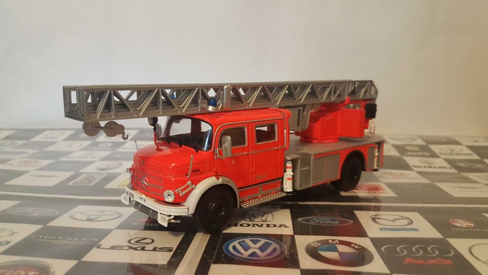 Macheta Mercedes L519 scara 1/43