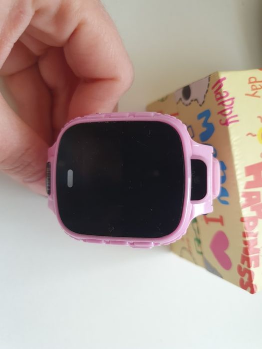 Смарт часовник / Smart clock  Работи със сим карта.  Само е пробван. С