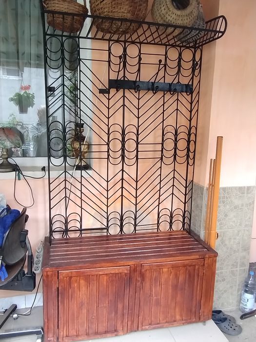 Cuier din fier masiv și lemn 100roni