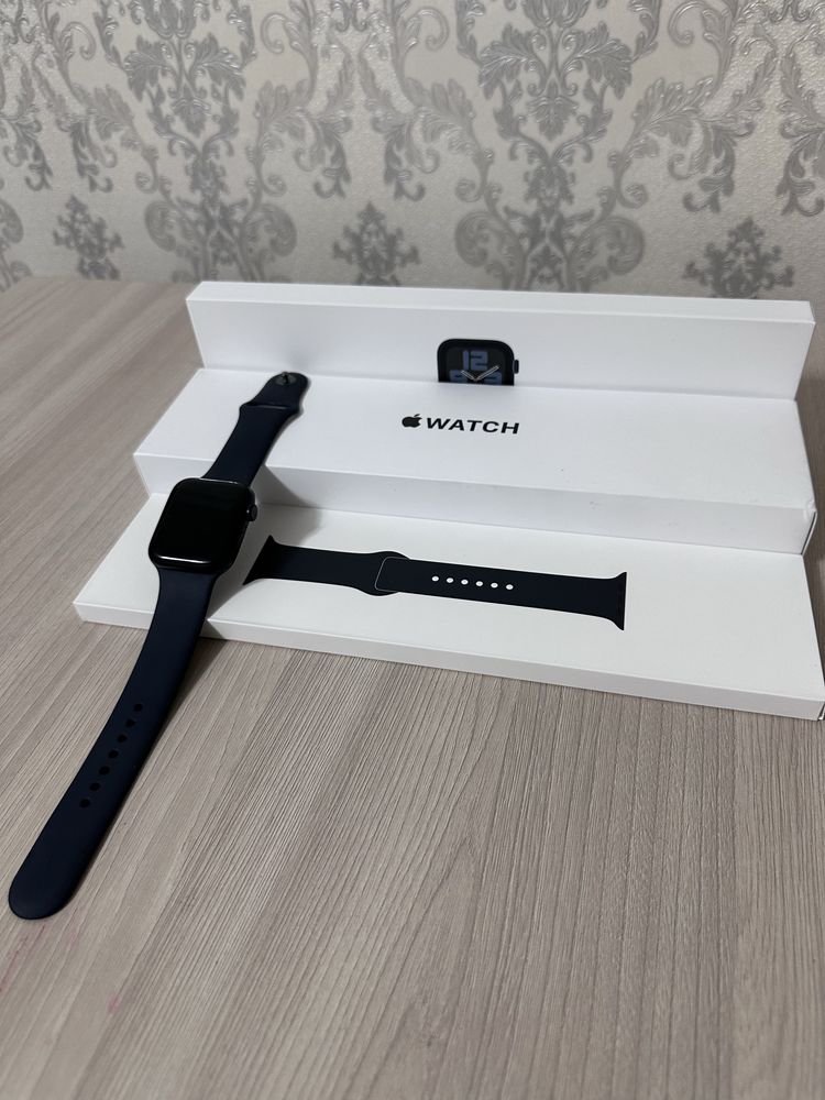 Продам часы Apple Watch SE (2nd Gen) 44 mm