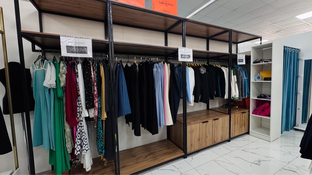 Продам готовое торговое оборудование/ стойки для магазина одежды