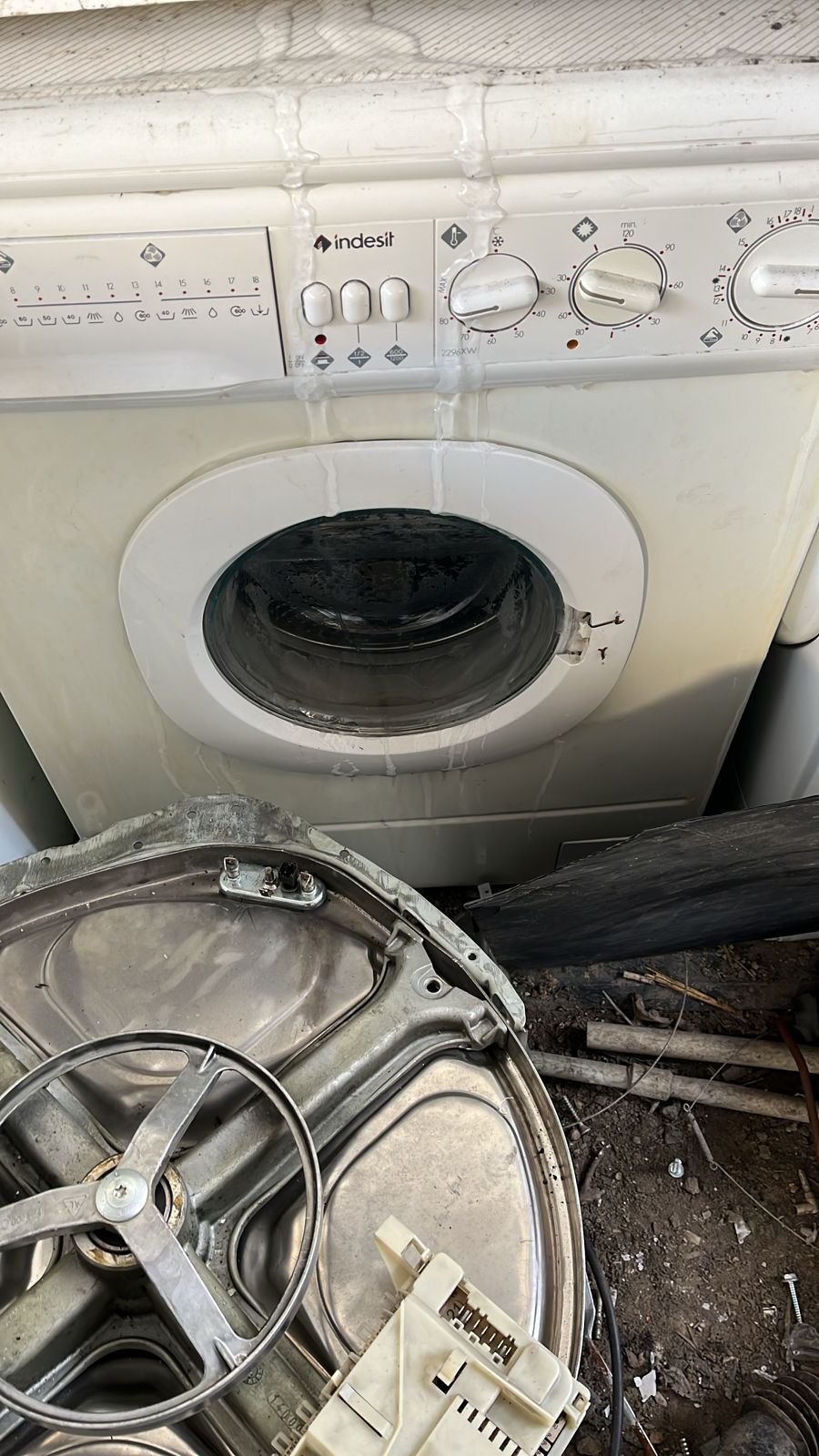 Ремонт стиральных машин и посудомойки, водонагревателей.