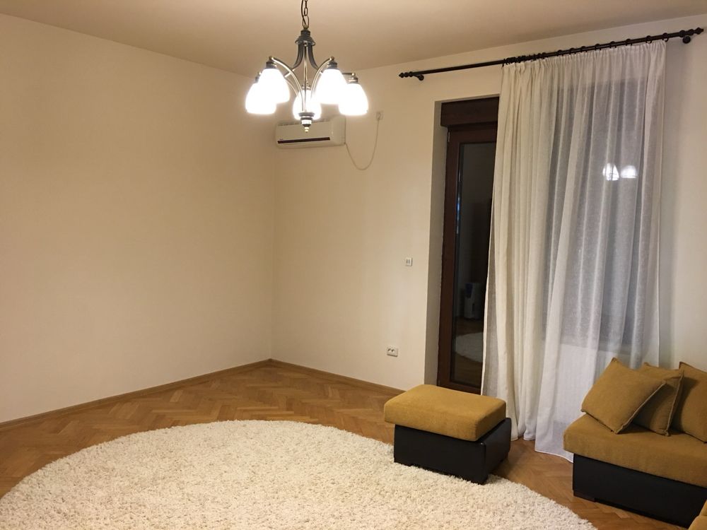 Inchiriez ap 3 camere , mobilat echipat, ultracentral