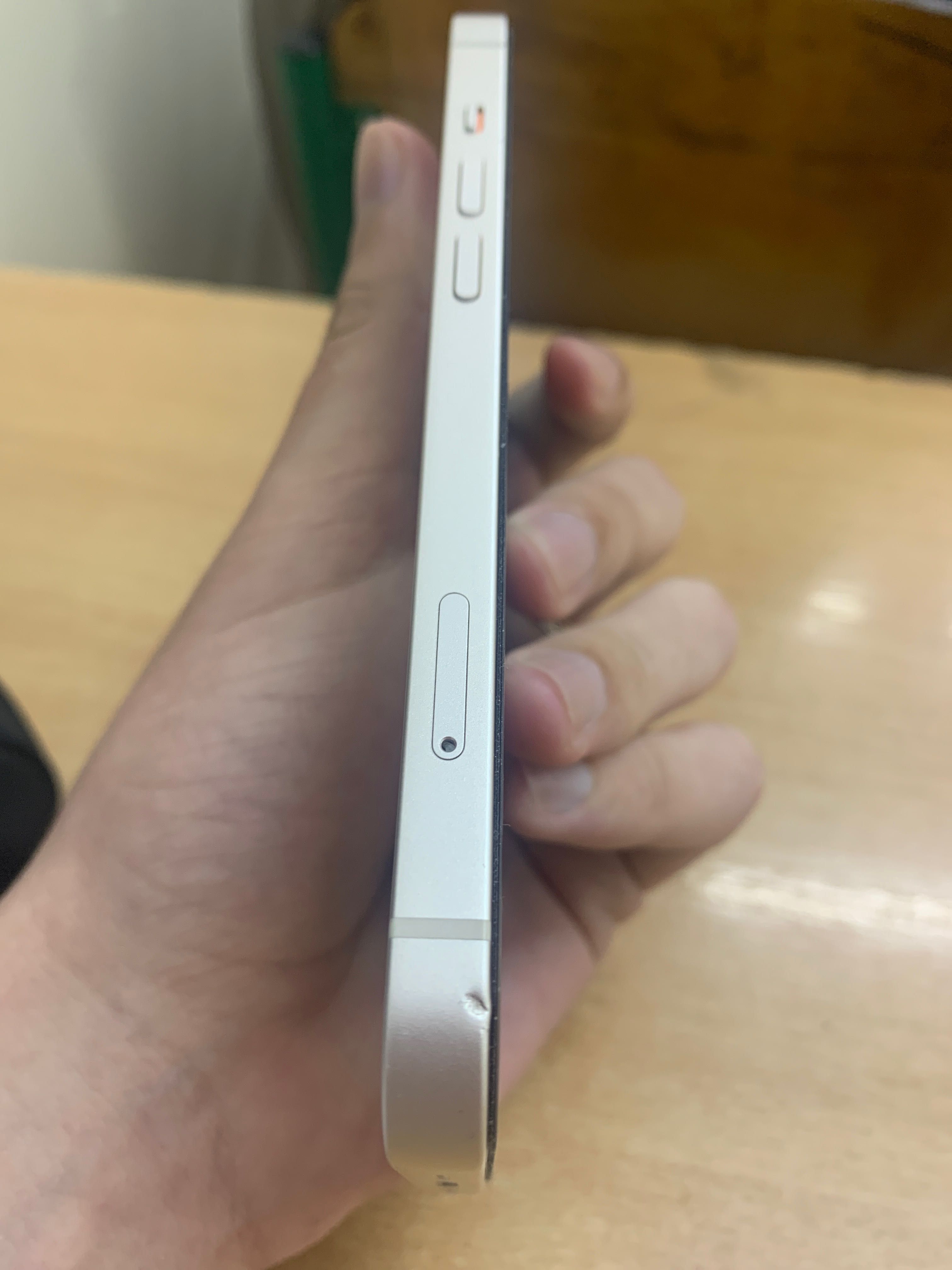 iPhone 13, 128GB (без коробки), есть вмятины на корпусе