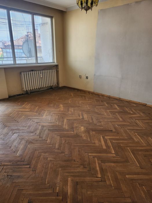 Собственик продава двустаен апартамент в идеален център град. Перник