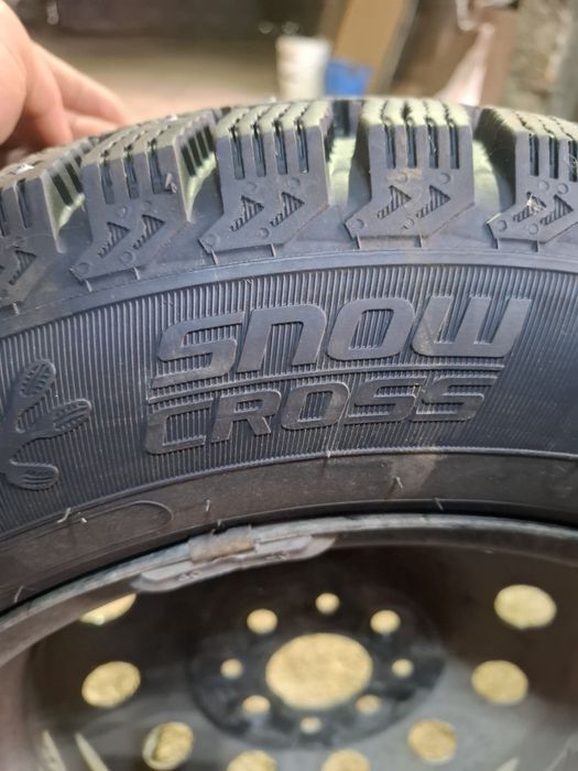 Продам резину отс. проехала 1000км . Железо новое негнутое ОТС 4×98. Р
